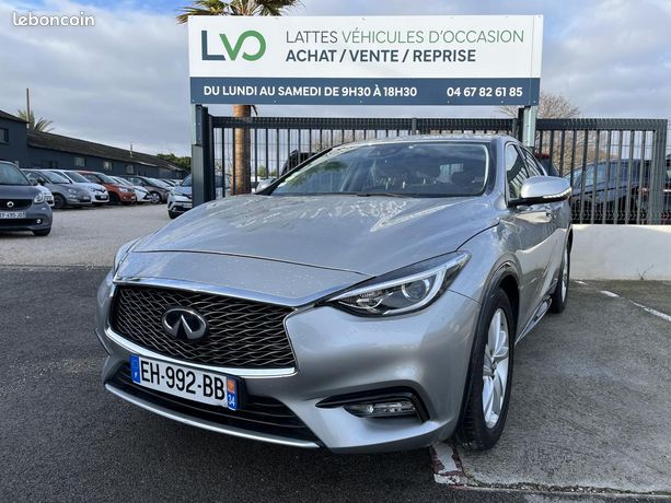 Infiniti Q30 2016