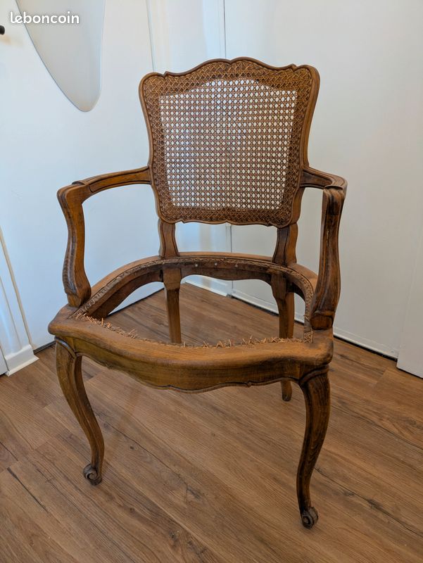 Fauteuil style Louis XV (image 1)