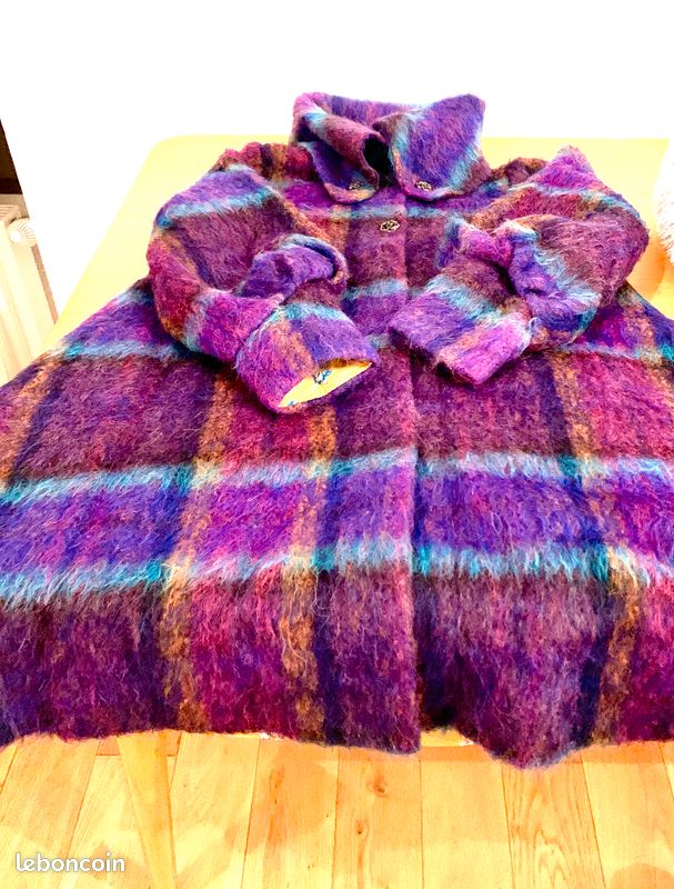 Manteau élégant pour enfant de 140 cm, signé Ana Sui. Un modèle unique aux détails soignés, de la doublure aux boutons, qui saura séduire par son style raffiné et son élégance intemporelle (image 8)
