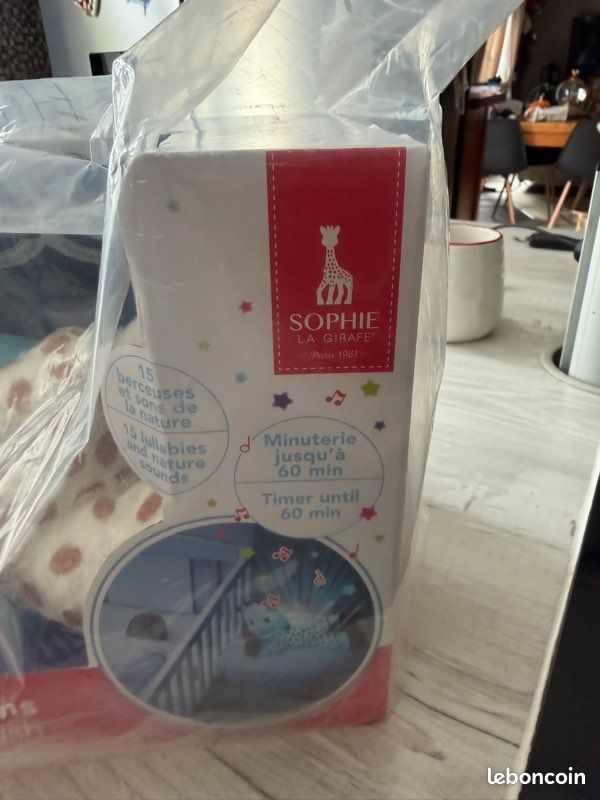 Peluche musicale Sophie le girafe neuve (image 3)