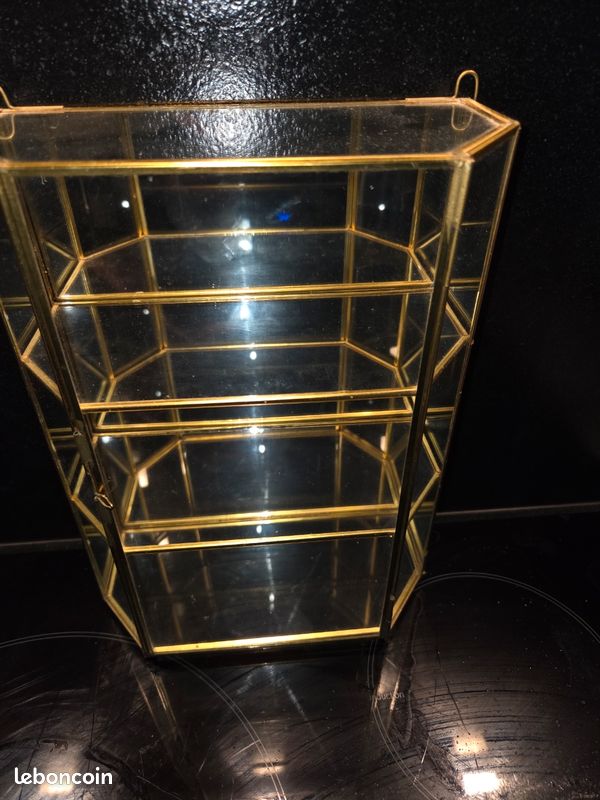 Vitrine (image 1)