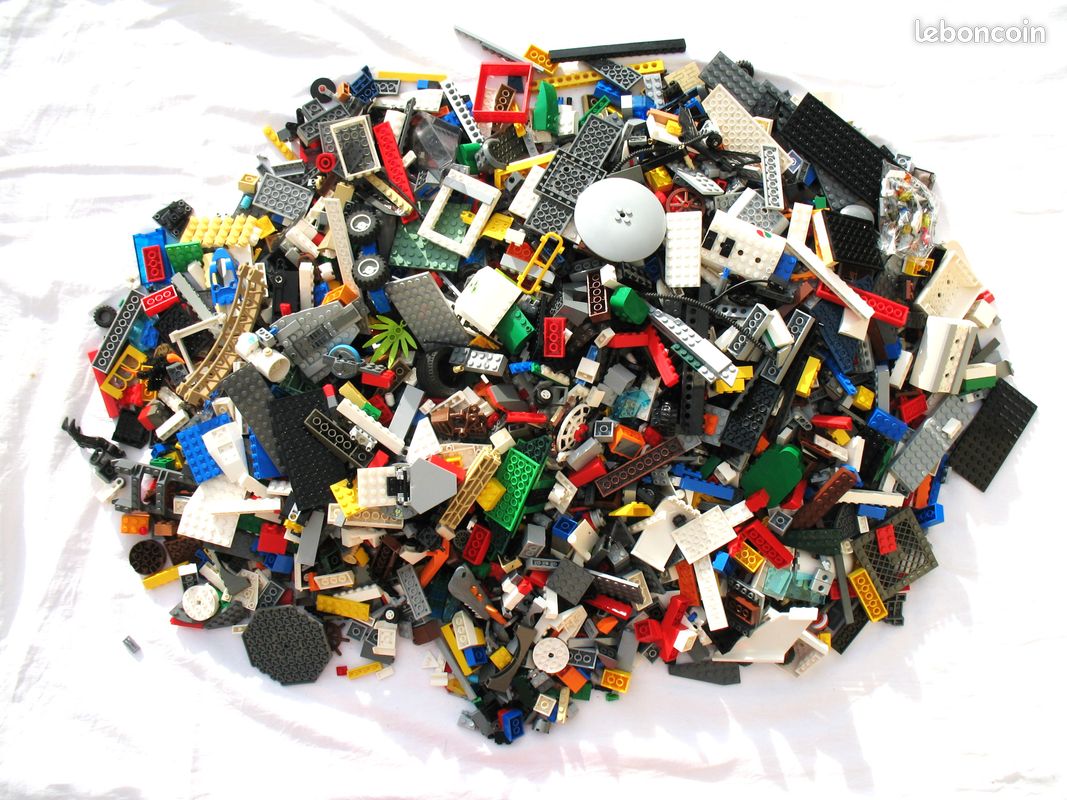 Annonces similaires 1/3 13 personnages + 5 kilos de vrac 100 % LEGO (image 2)