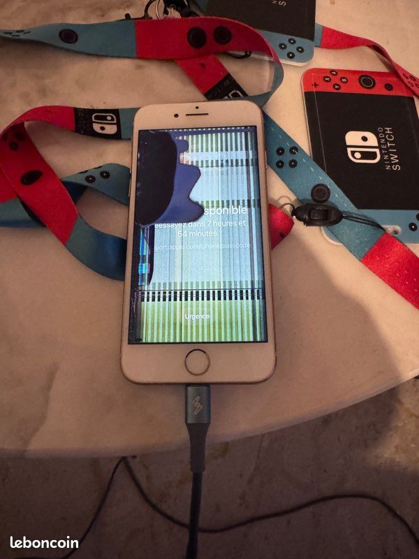 IPhone 8 ,écran cassé (image 1)