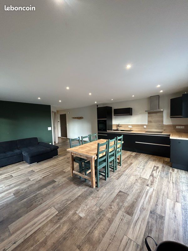 Appartement 3 pièces 75 m² · à Arc-sous-Cicon · 75 m² · 950 €