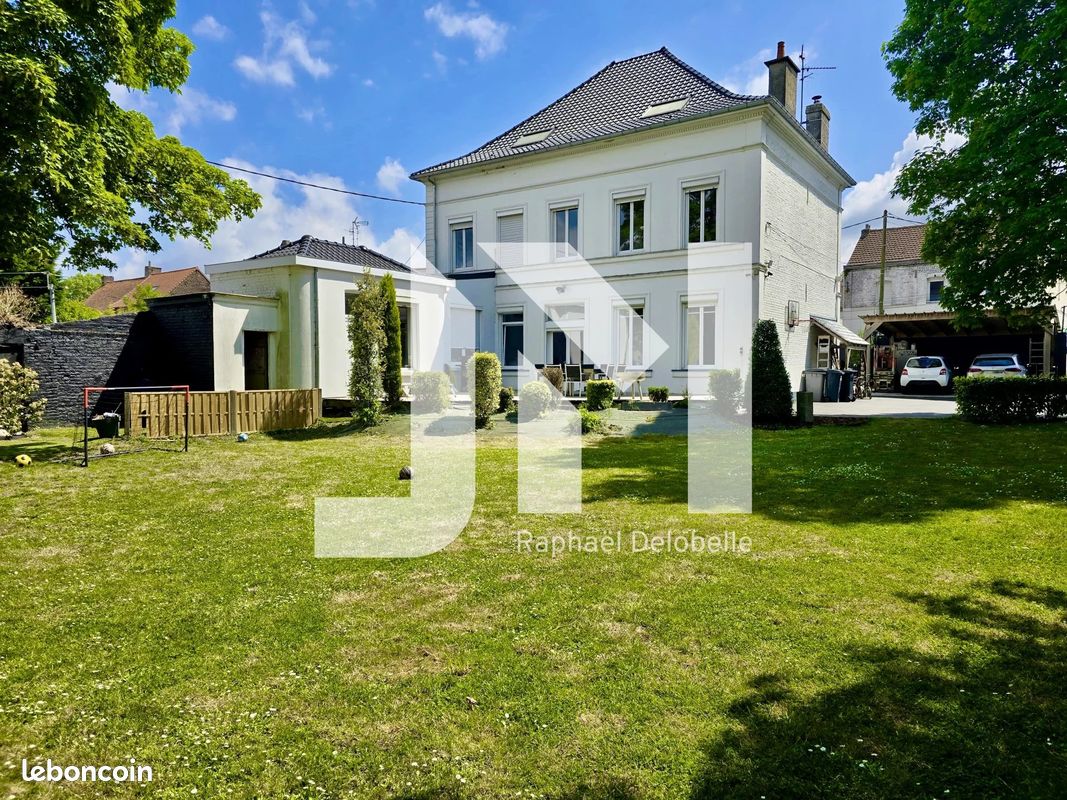 Maison 6 pièces 205 m² · à Onnaing · 205 m² · 376 000 €