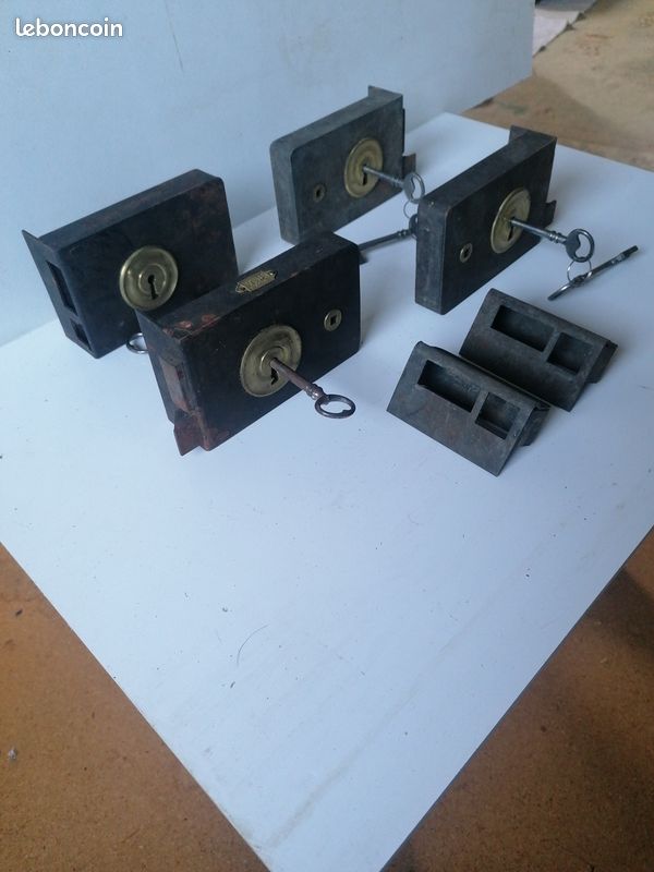 Serrure ancienne avec clés (image 3)