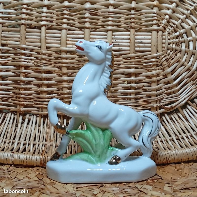 Cheval à Bascule En Cuir Vintage – Années 60/70, Jouet Ancien, Déco Pop