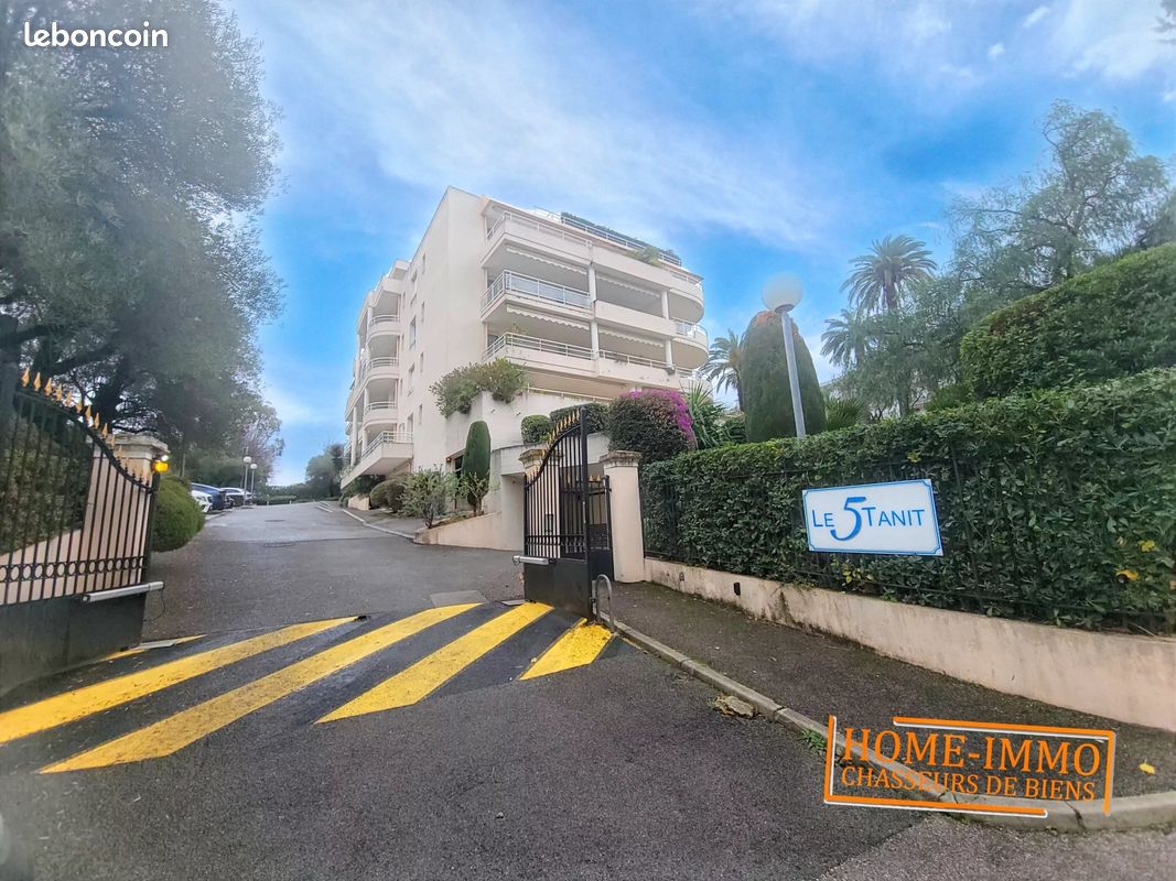 Parking 17 m² · à Antibes · 17 m² · 49 000 €