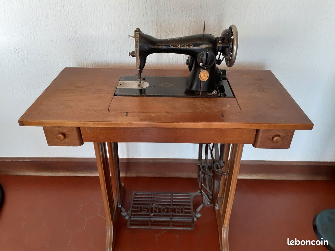 Machine à Coudre Singer Ancienne – Mécanique – Avec éclairage