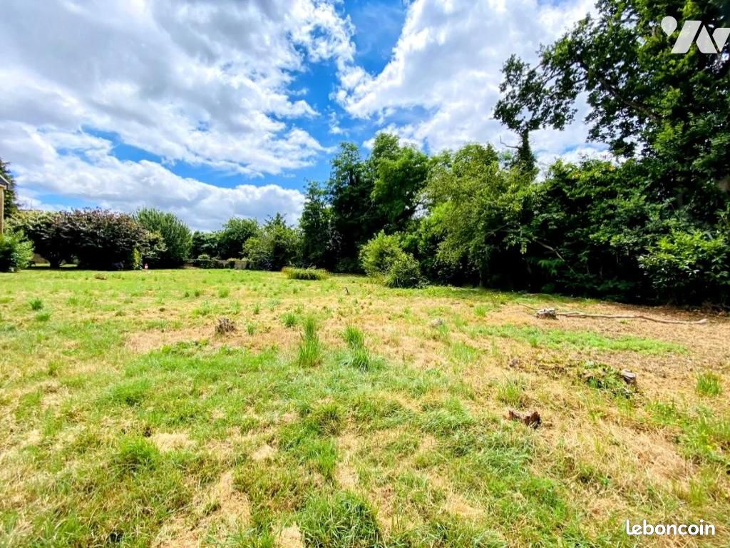 Terrain 716 m² · à Locqueltas · 716 m² · 102 600 €