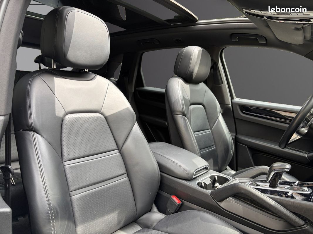 PORSCHE CAYENNE E-Hybrid 3.0 V6 462 ch Tiptronic BVA - FULL OPTIONS - RIEN A PREVOIR - ENTRETIEN A JOUR - PACK CHRON (image 2)