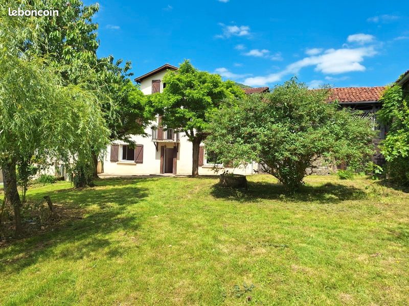 Maison 8 pièces 170 m² · à Arbas · 170 m² · 159 000 €