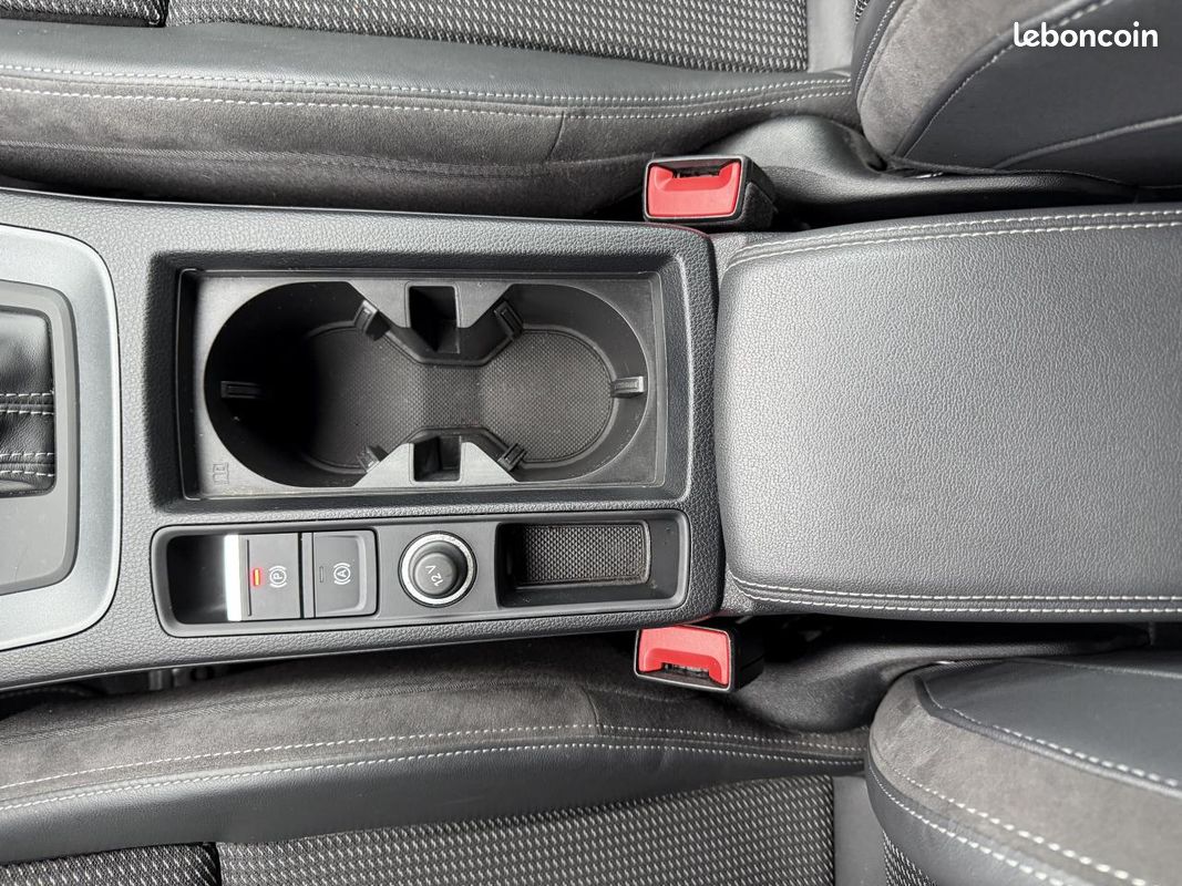 AUDI Q3 45 TFSIe 245 ch S tronic 6 S line (image 46)