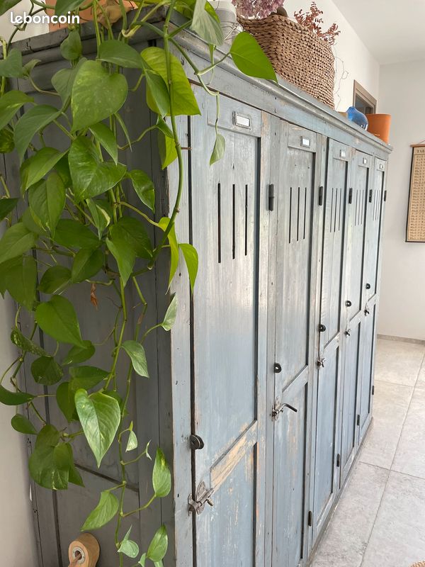 Vestiaire ancien en bois (image 5)