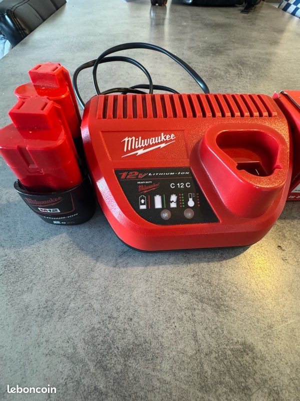 Test, avis et prix : Fer à souder sur batterie Milwaukee M12 SI-0 | Zone Outillage Test, avis et prix : Fer à souder sur batterie Milwaukee M12 SI-0 | Zone Outillage