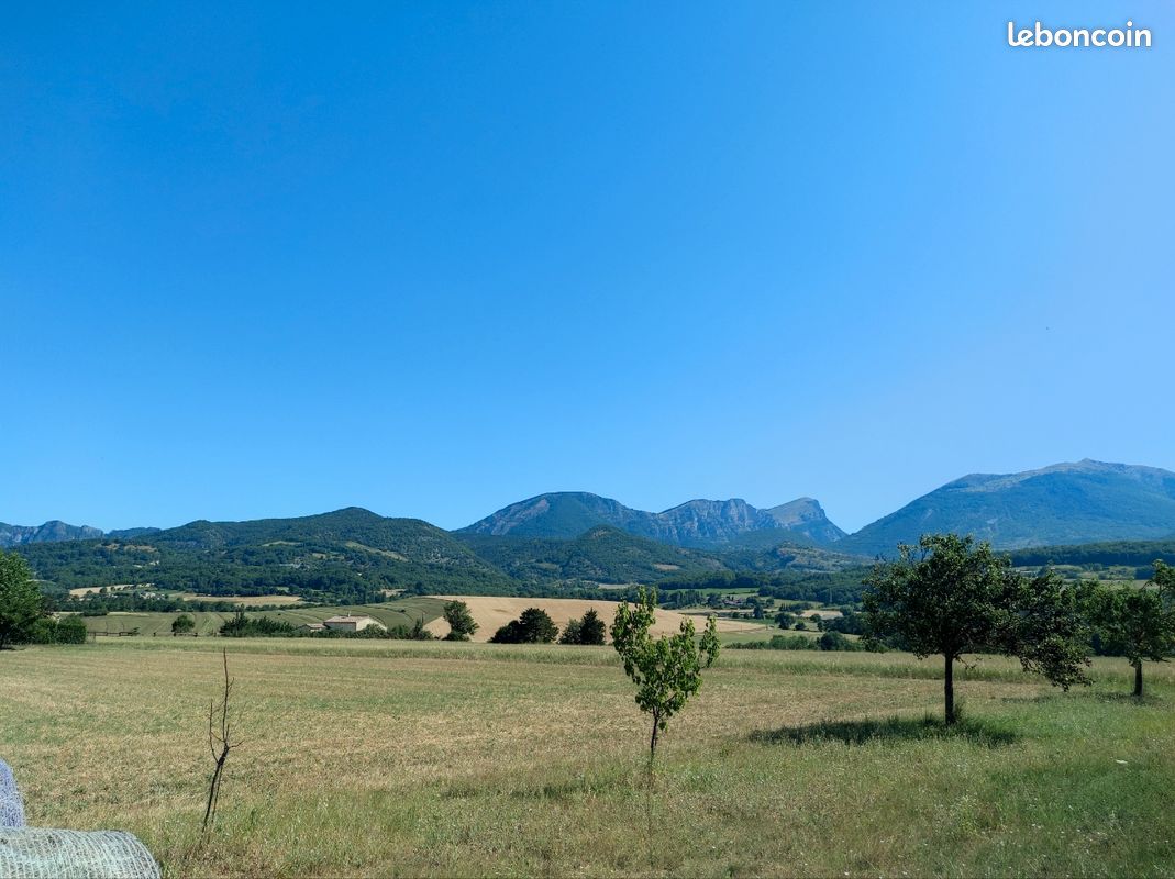 Terrain constructible · à Bourdeaux · 135 000 €