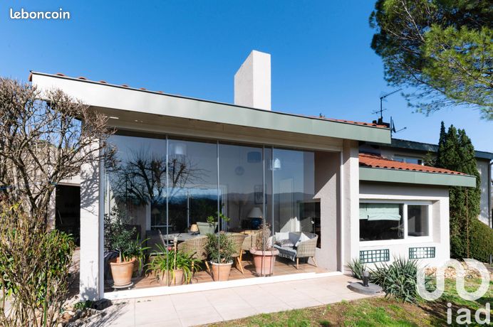 Maison 10 pièces 215 m²