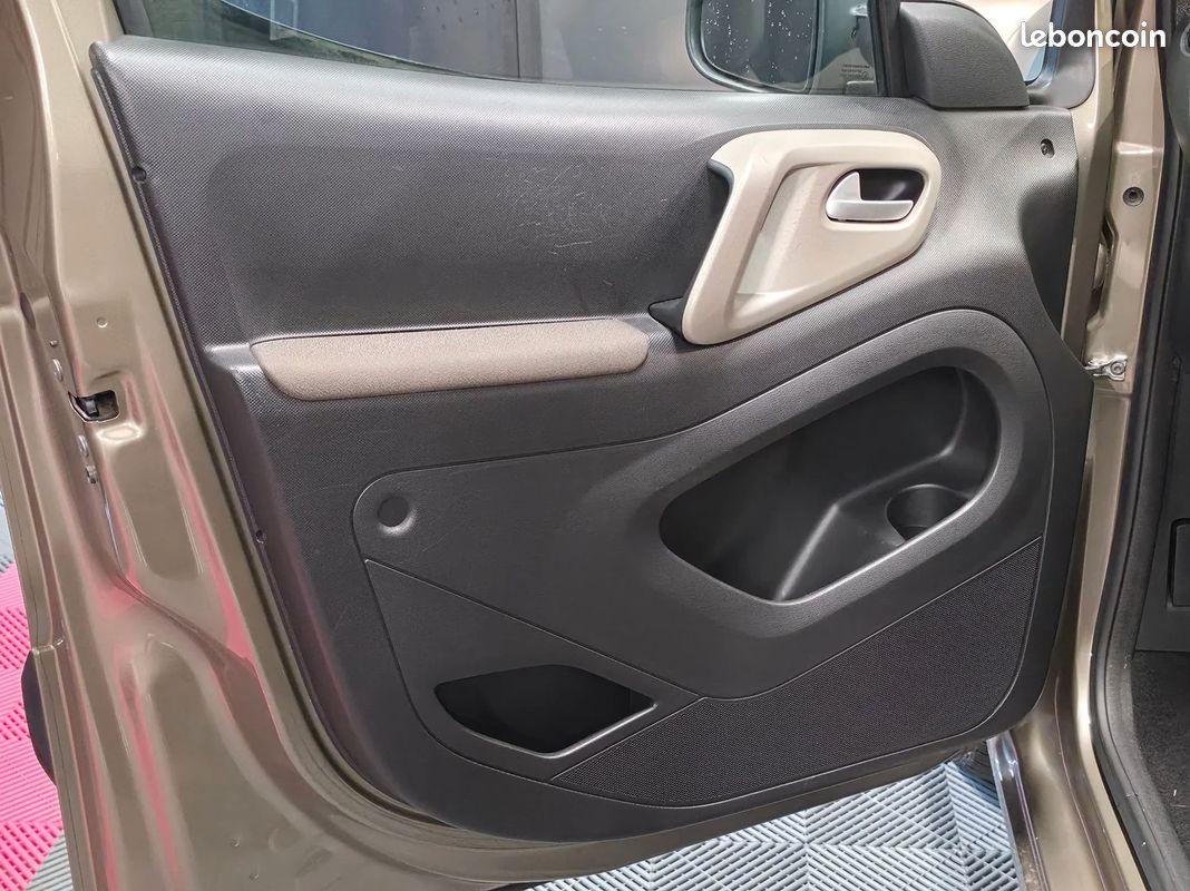 Citroën BERLINGO 1.6 VTI 120ch Exclusive - E85 (image 32)