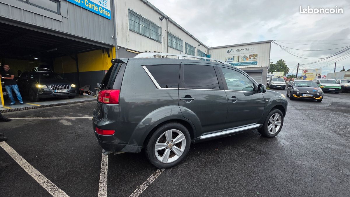 Peugeot 4007 2.2l Hdi 156cv à 6490e ( 7places / 4x4 / Parfait etat ) (image 4)