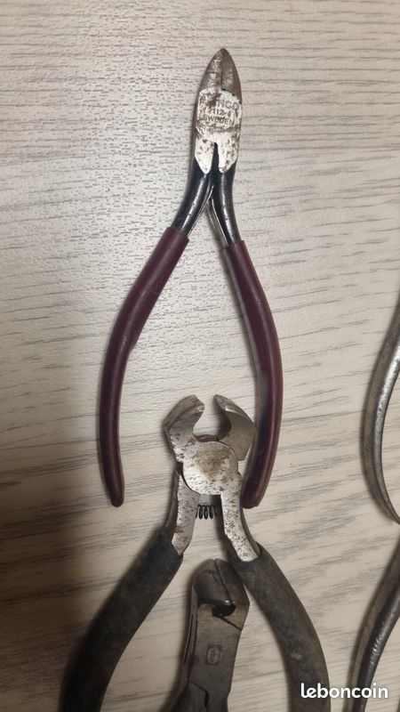 OUTILS HORLOGER TISSU MONTRE ANCIENNE GOUSSET LONGINES Besançon 25000
