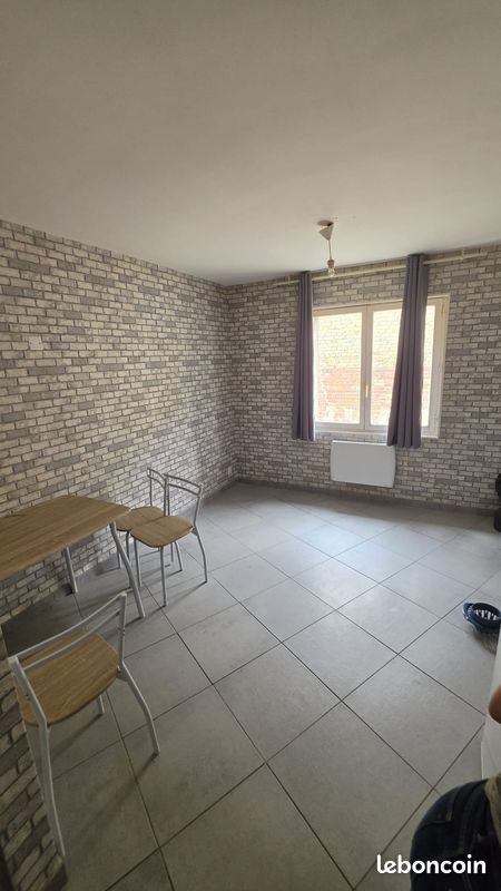 Appartement 1 pièce 16 m² · à Vouziers · 16 m² · 350 €