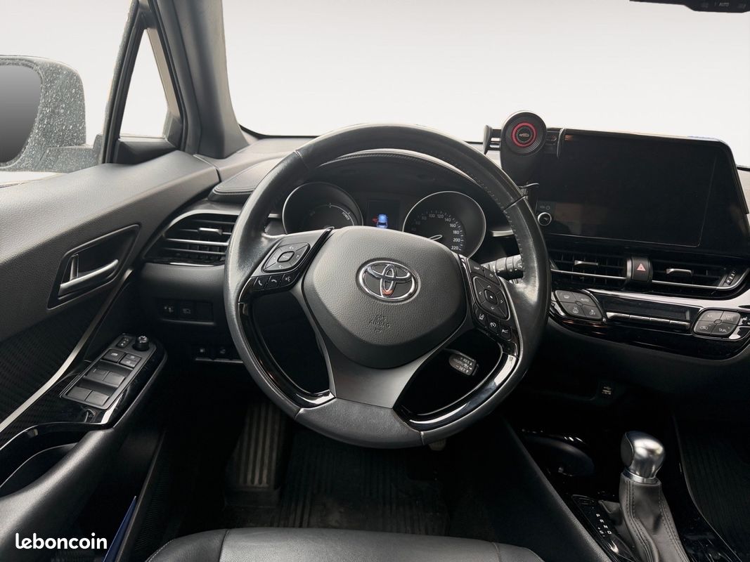 TOYOTA C-HR HYBRIDE MY22 2.0L Collection (image 11)