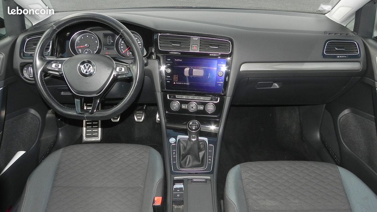 Volkswagen Golf VII 1.0 TSI 115 IQ Drive Confortline Business Pack Drive Assist (image 3)
