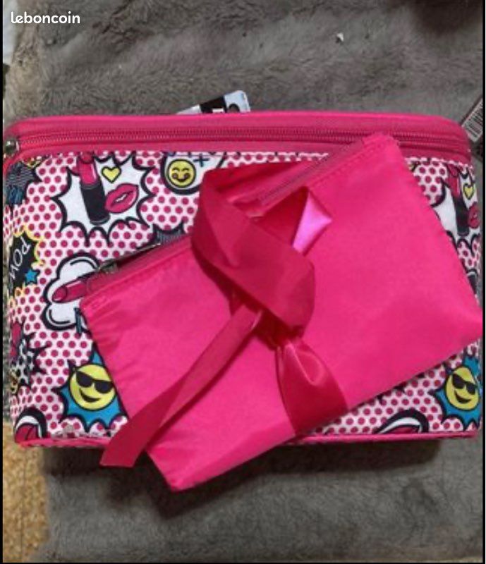 Trousse pour les maquillages (image 1)