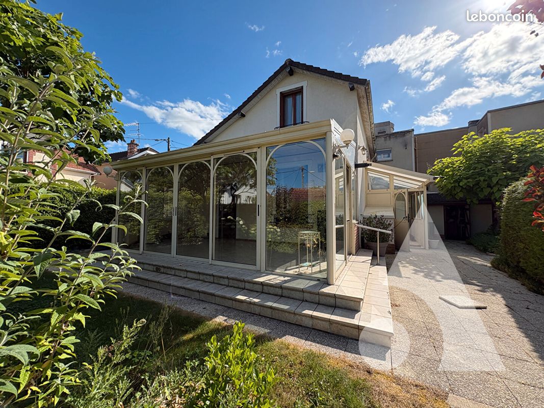 Maison 4 pièces 126 m² · à Saint-Julien-les-Villas · 126 m² · 199 000 €