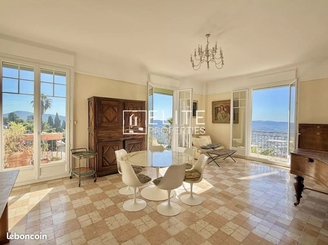 Appartement 3 pièces 103 m² · à Grasse · 103 m² · 374 000 €