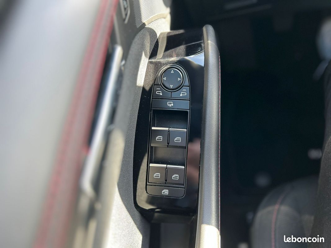 MAZDA Mazda3 5 portes 2.5L e-SKYACTIV-G M Hybrid 140 ch BVM6 Homura (image 18)