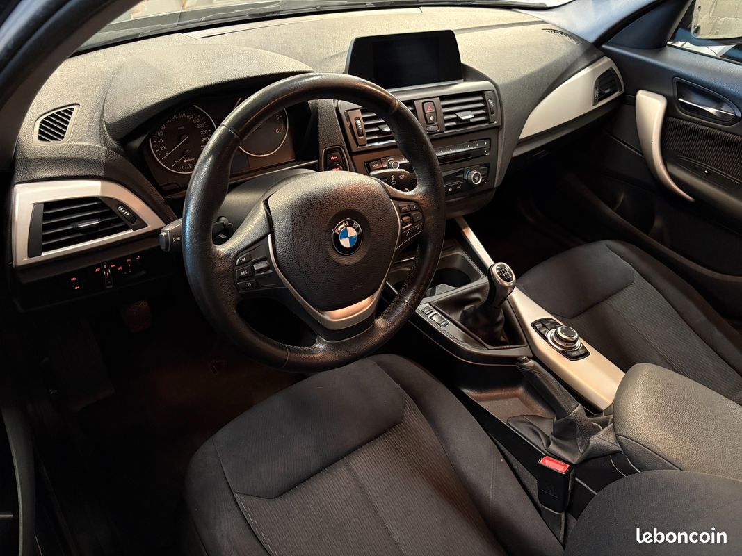BMW SERIE 1 114D 95CV LOUNGE PLUS - FACTURES D'ENTRETIEN - RIEN A PREVOIR - GPS - CLIM AUTo (image 5)