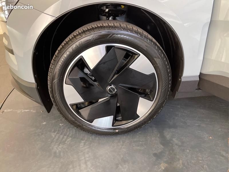 Volvo EX30 Single Extended Range 272ch Plus (image 14)