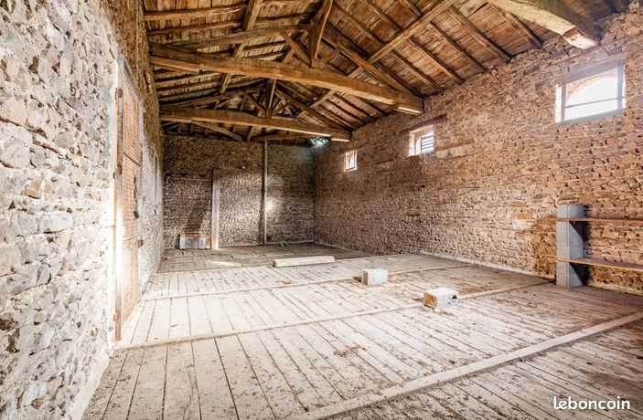 Propriété 2 pièces 240 m²