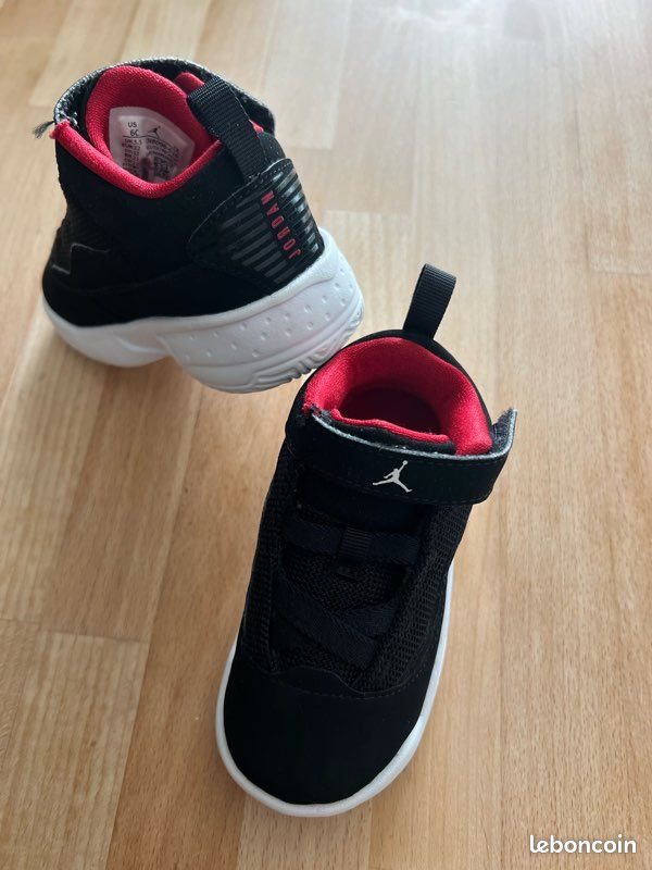 Basket Jordan enfant taille 22 Chaussures