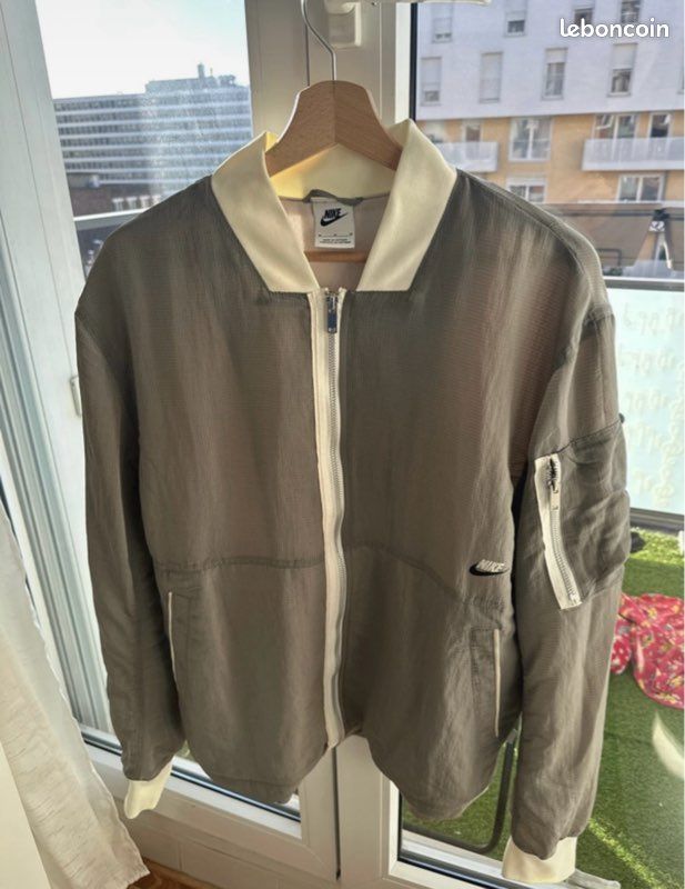 Bomber Nike (image 1)