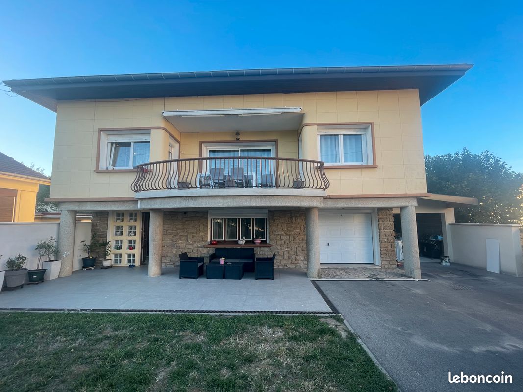 Maison 10 pièces 200 m² · à Saint-Denis-lès-Bourg · 200 m² · 410 000 €