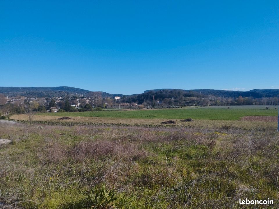 Terrain 1191 m² · à Vallon-Pont-d'Arc · 98 000 €