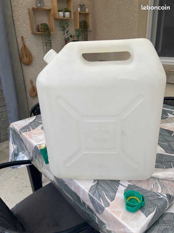 Jerricane 20 litres avec robinet (image 1)