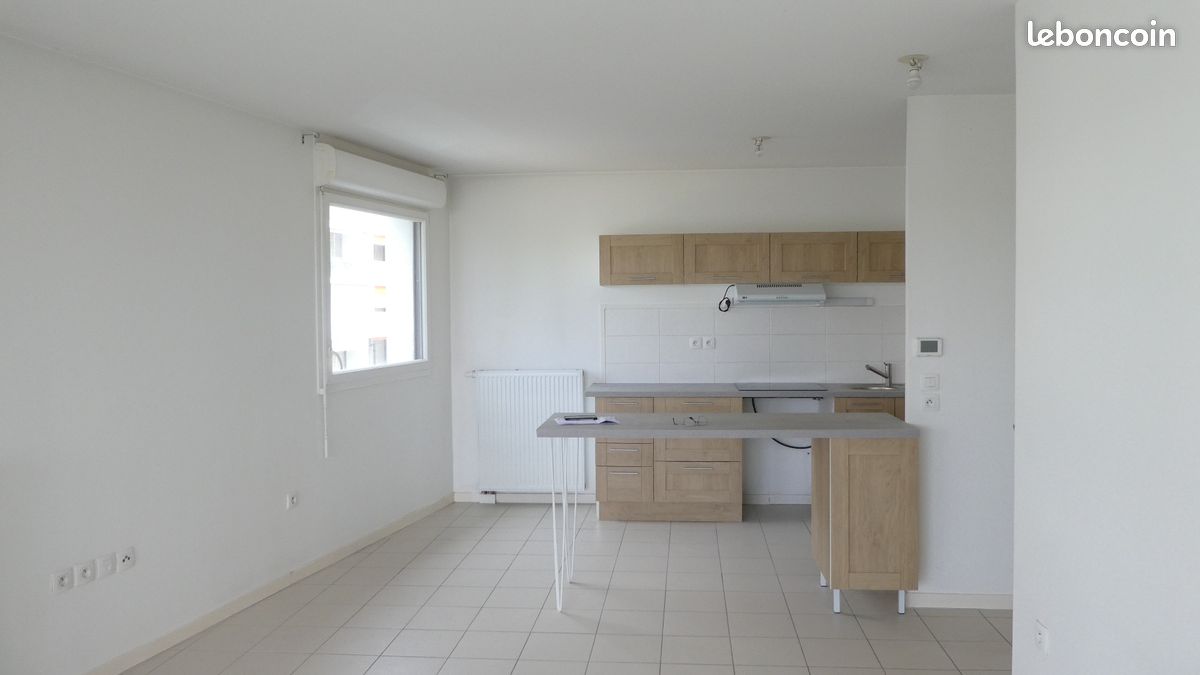 Location t2 - Bruges 33520 (image principale 2)
