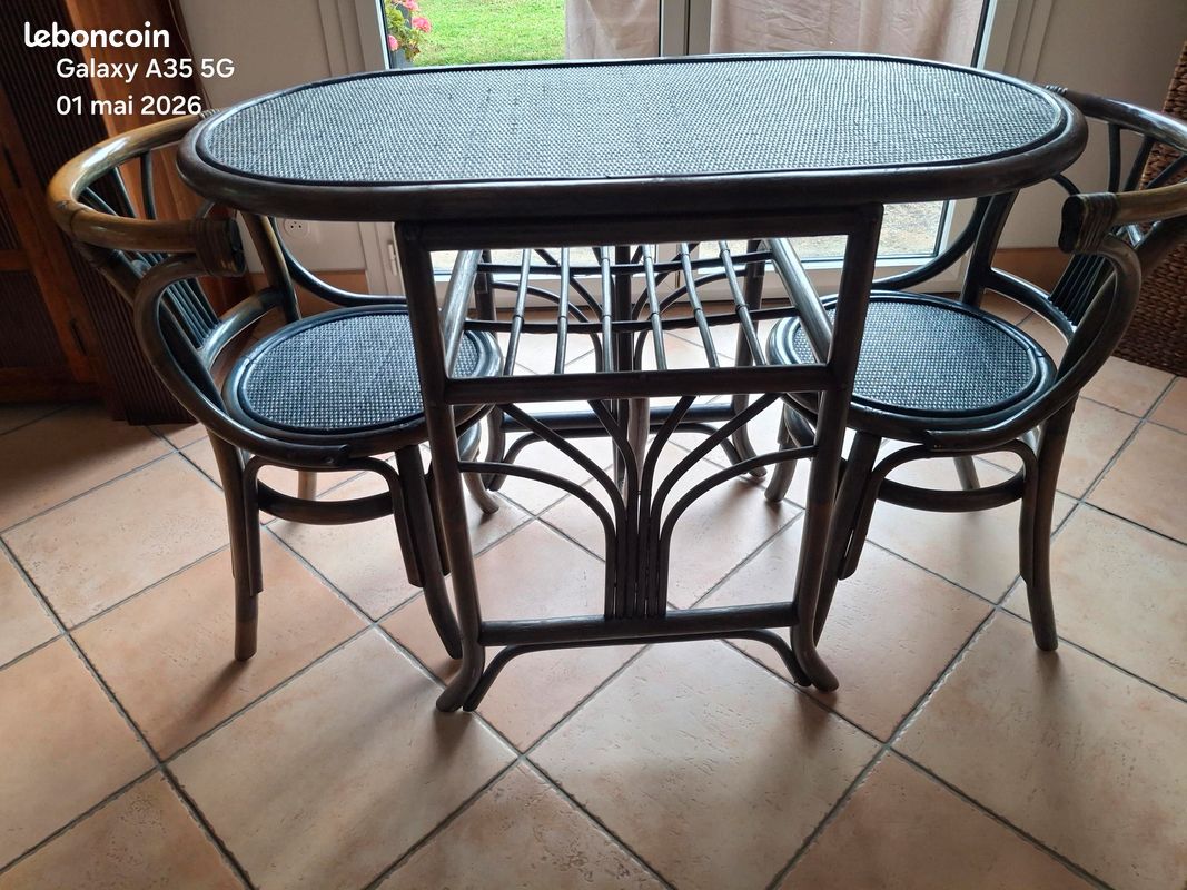 Table rotin bleue (image 1)