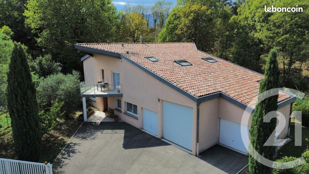 Maison 7 pièces 202 m² · à Jaujac · 202 m² · 399 000 €