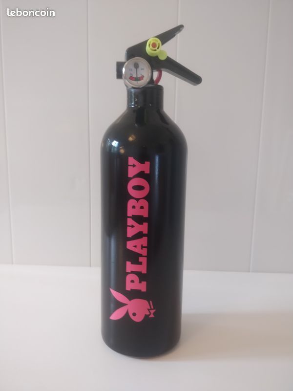 Extincteur Playboy noir et rose (image 4)