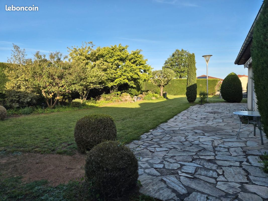 Maison 4 pièces 126 m² · à Saint-Maurice-en-Gourgois · 126 m² · 1 000 €/mois