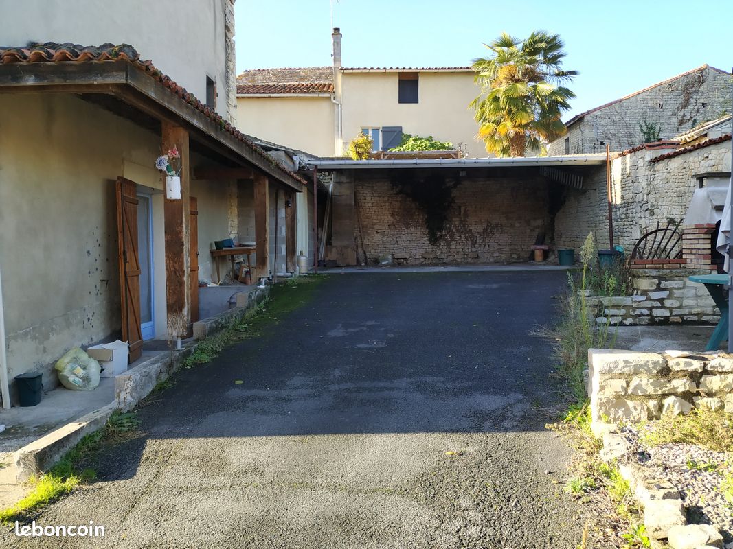 Maison de village 4 pièces 90 m² - Aigre 16140 (image principale 7)