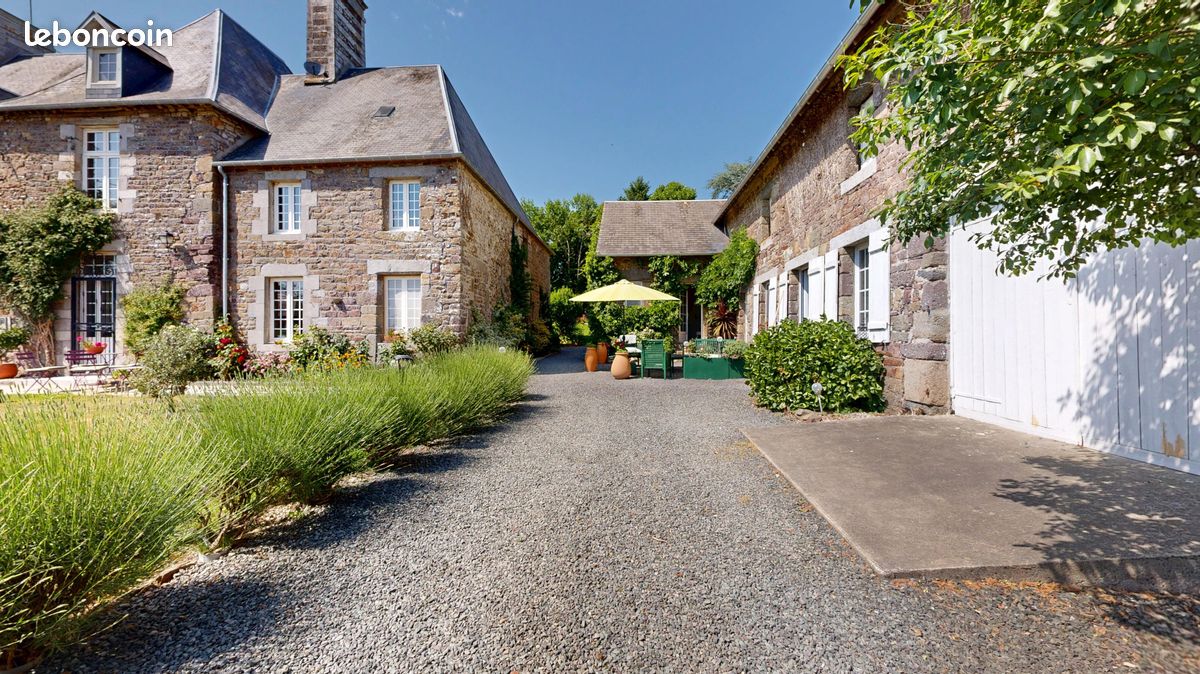 Maison 10 pièces 210 m² · à Saint-Martin-de-Cenilly · 210 m² · 417 500 €