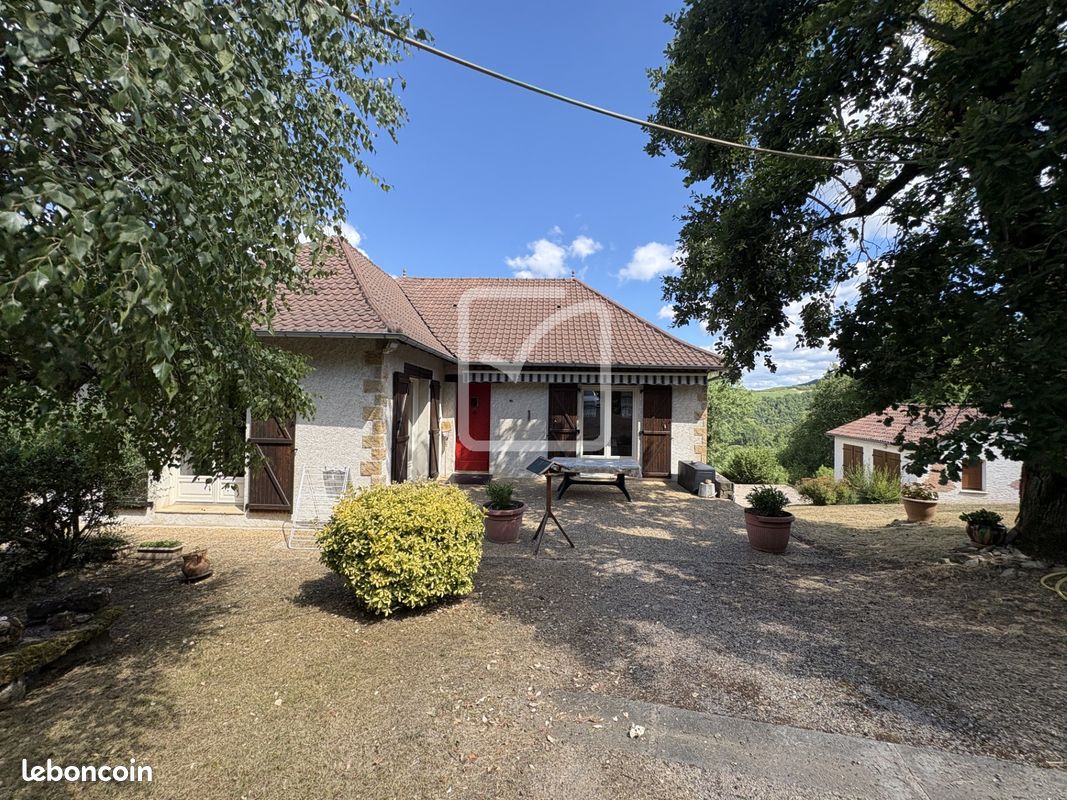 Maison 8 pièces 173 m² · à Cornac · 173 m² · 263 000 €