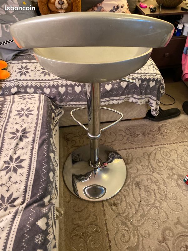 Chaise à bar (image 2)