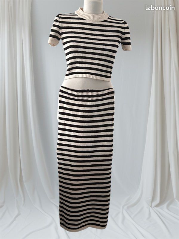 Ensemble Zara à rayures haut jupe taille S Vêtements