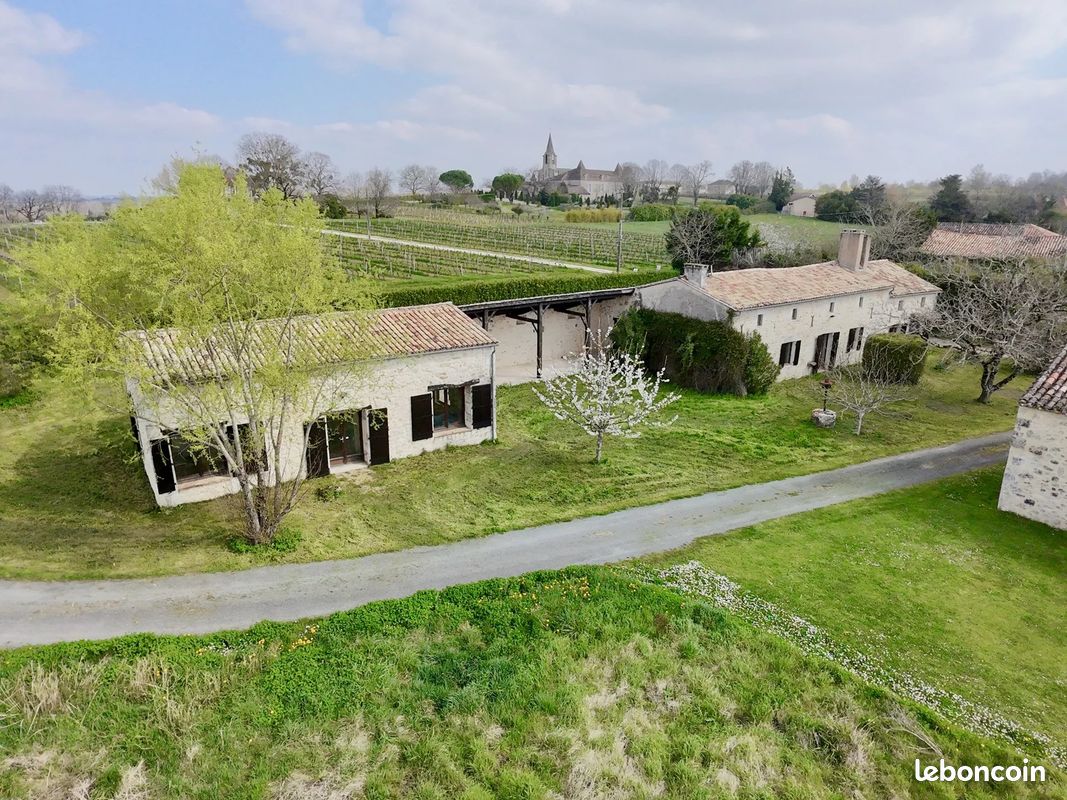 Maison 7 pièces 225 m² · à Montazeau · 225 m² · 299 990 €